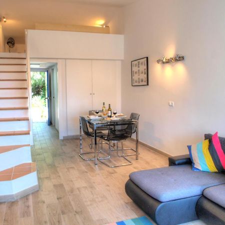 Cristos Beach Apartment エステポナ エクステリア 写真